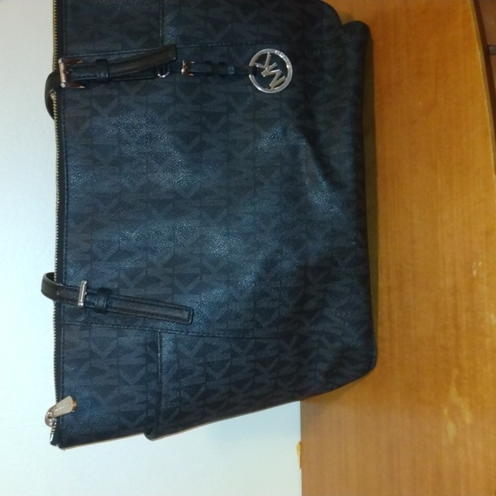 Michael Kors Jet Set East West Signature Tote